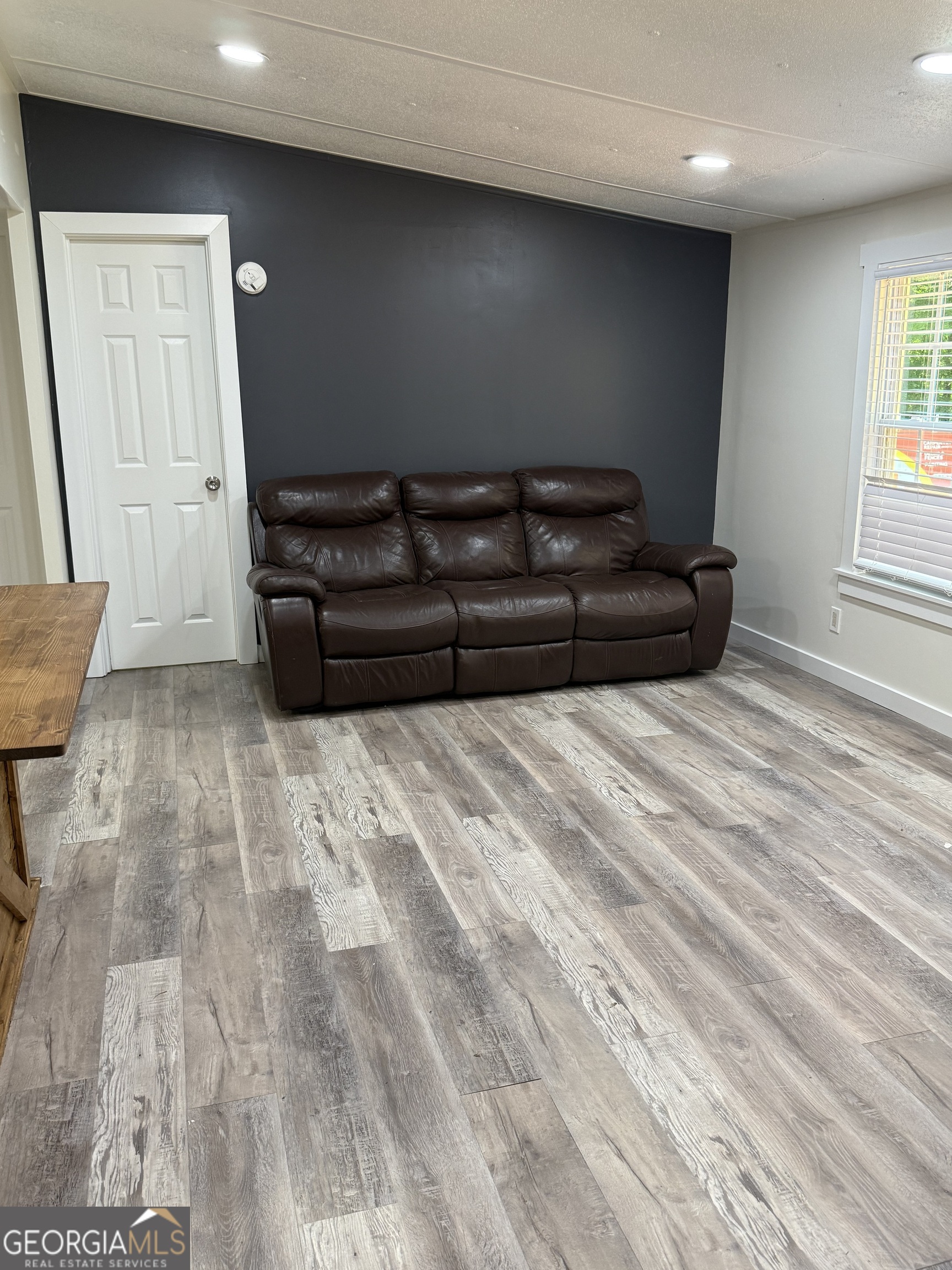 17056 Wildwood Road Property Photo 6