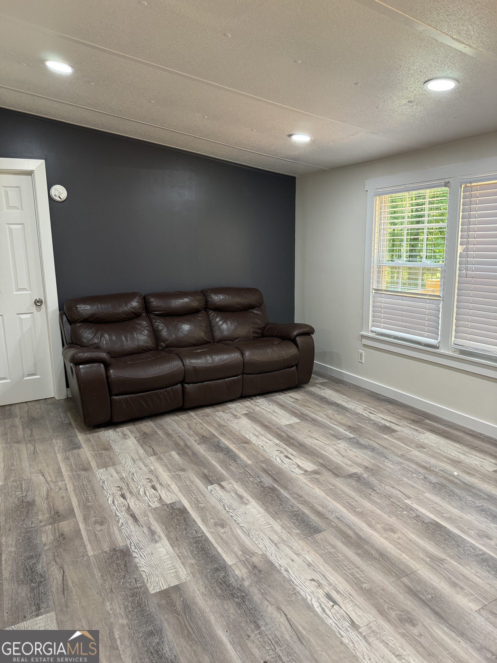 17056 Wildwood Road Property Photo 8