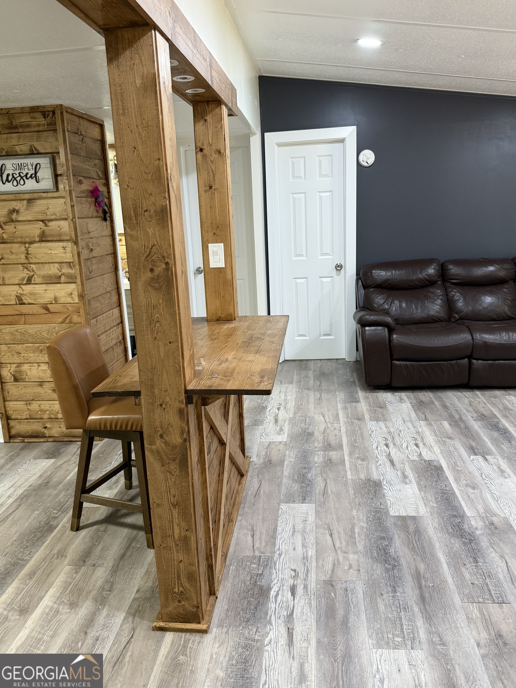 17056 Wildwood Road Property Photo 9