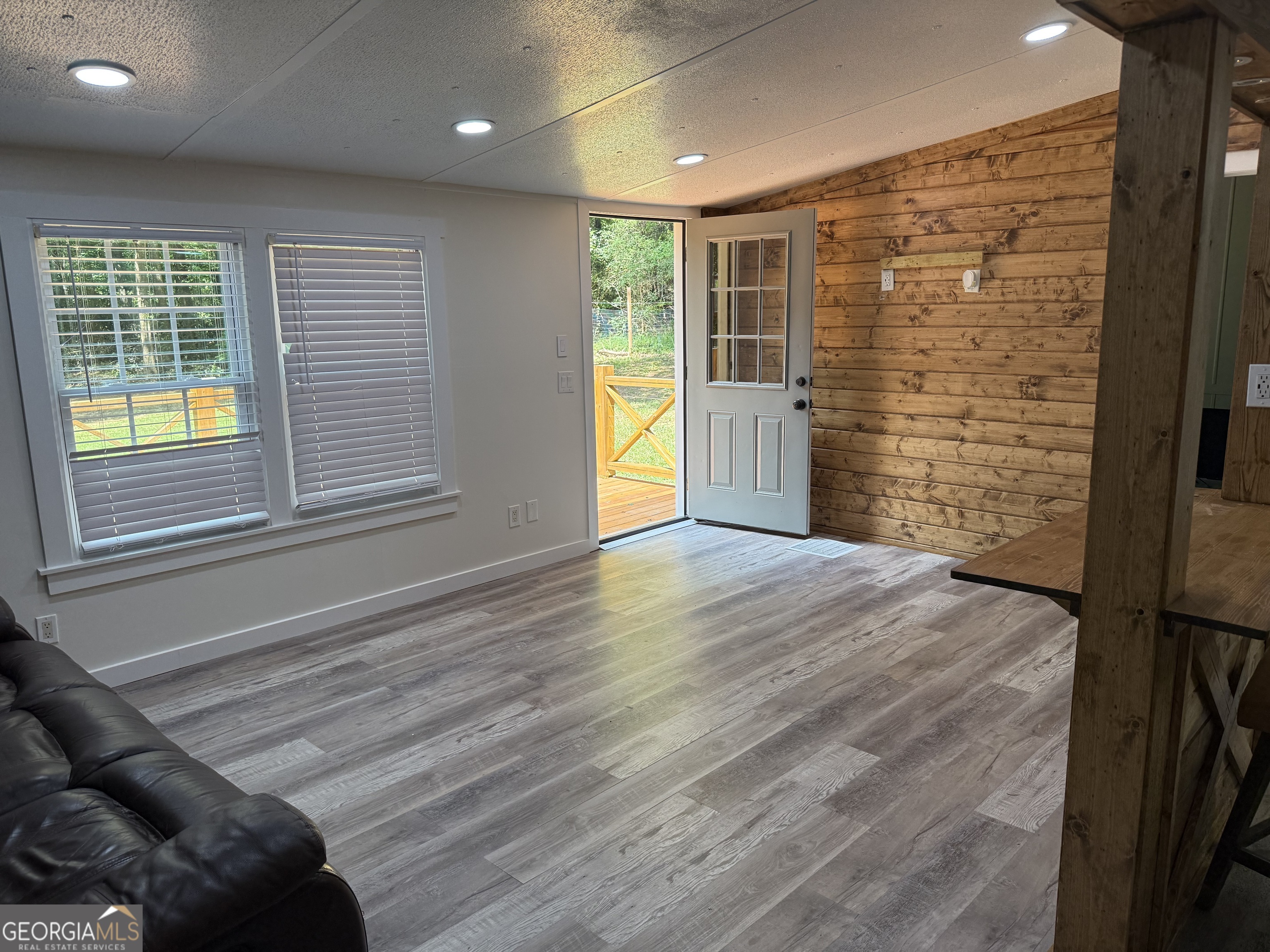 17056 Wildwood Road Property Photo 14