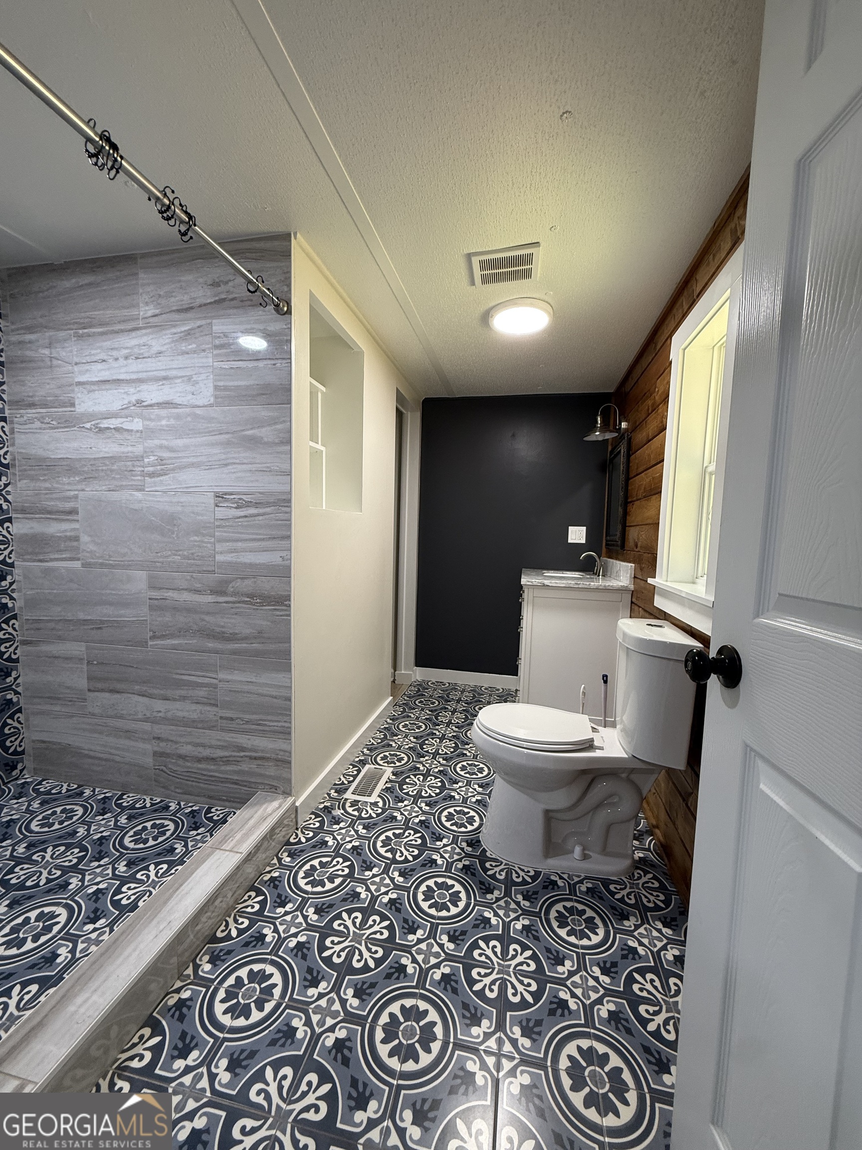 17056 Wildwood Road Property Photo 19