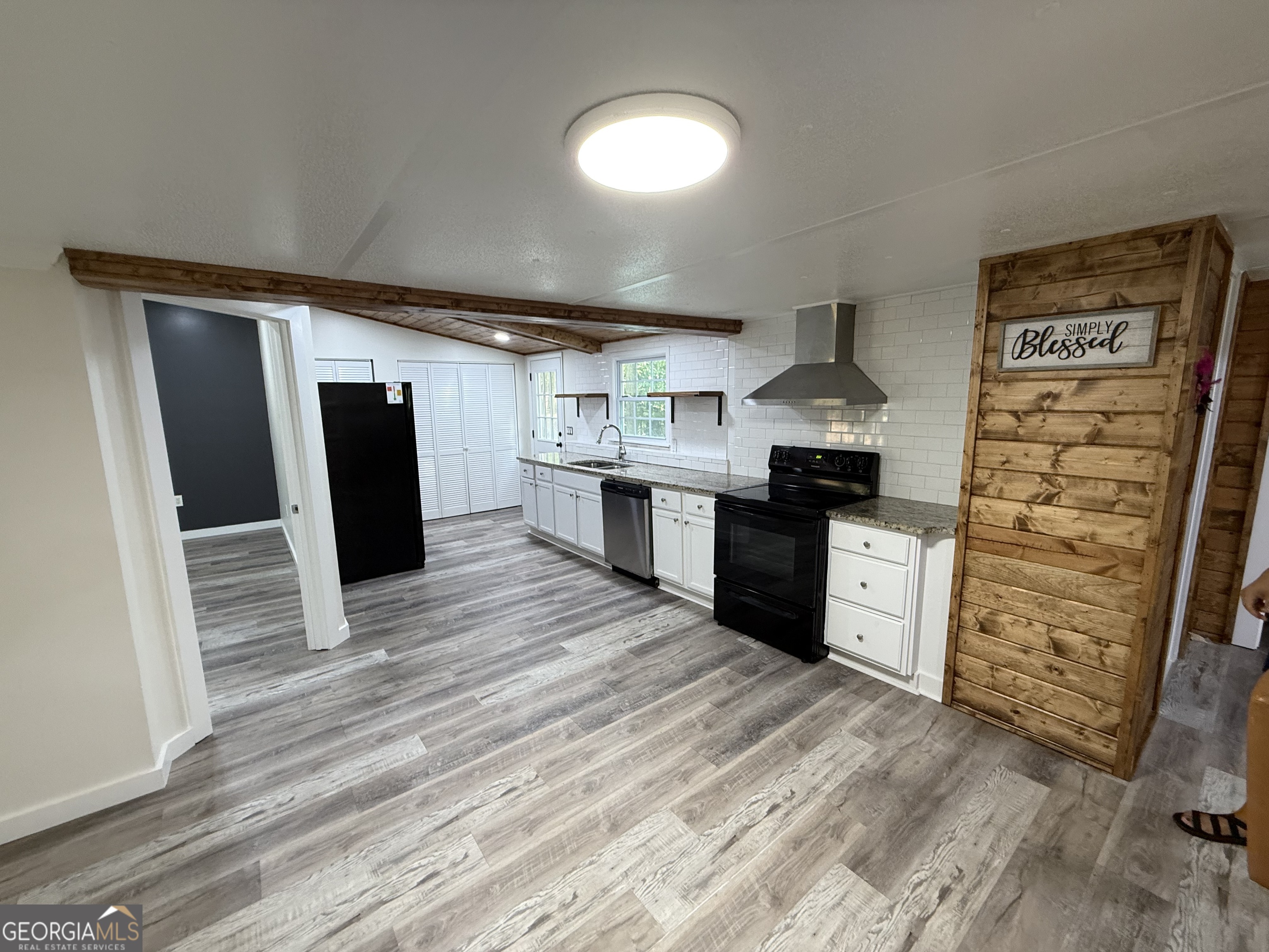 17056 Wildwood Road Property Photo 23