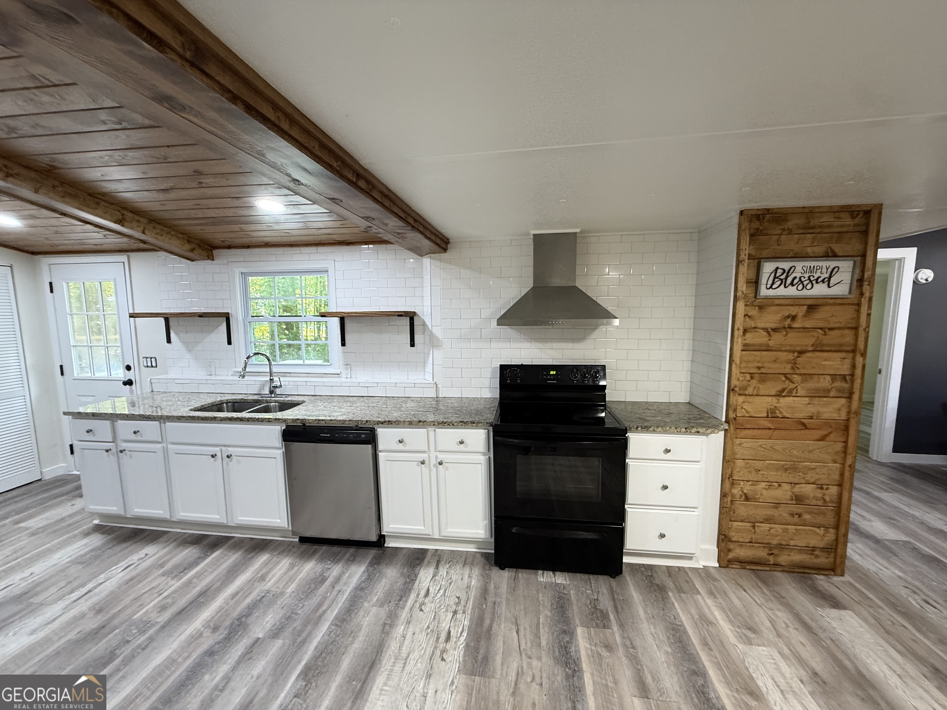 17056 Wildwood Road Property Photo 24