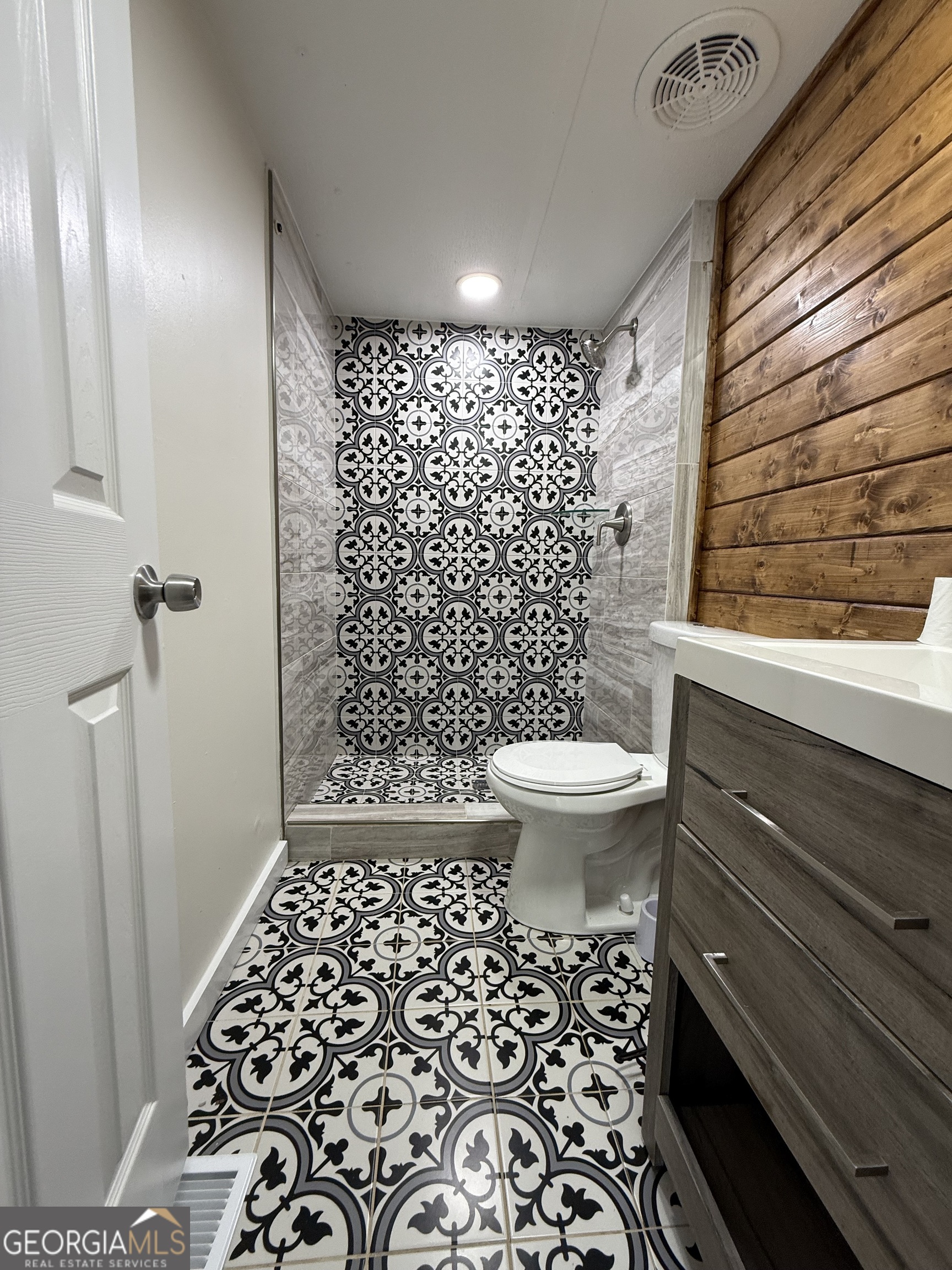 17056 Wildwood Road Property Photo 35