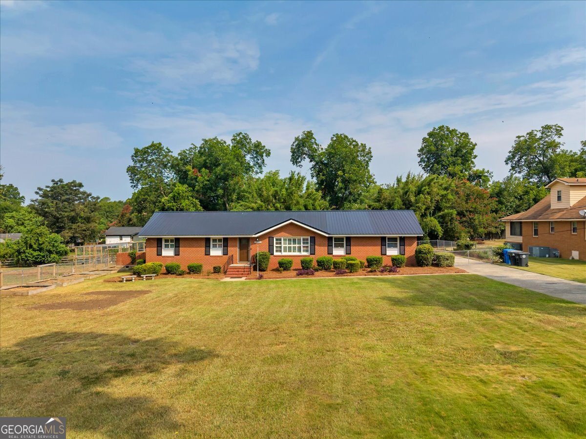 2205 Stonewall Street Property Photo 4