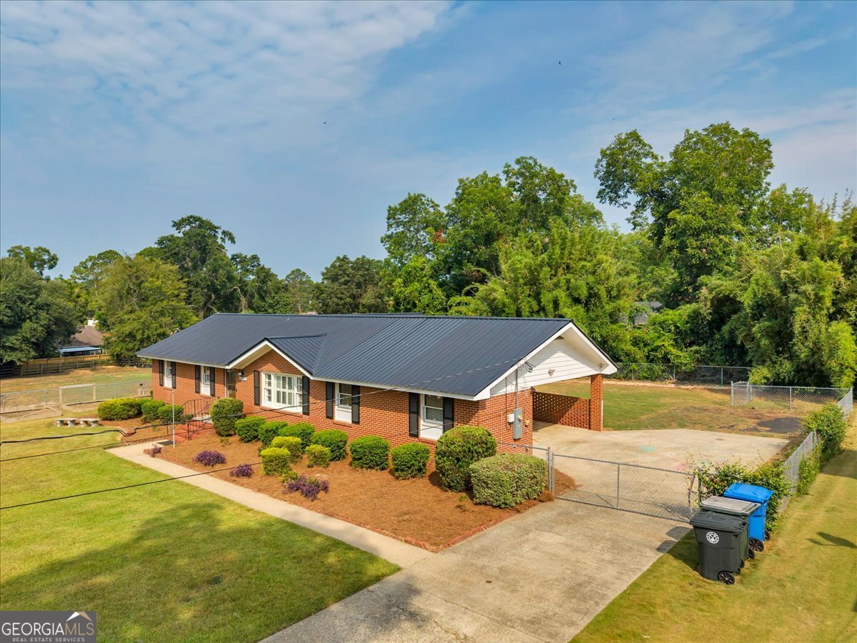 2205 Stonewall Street Property Photo 5