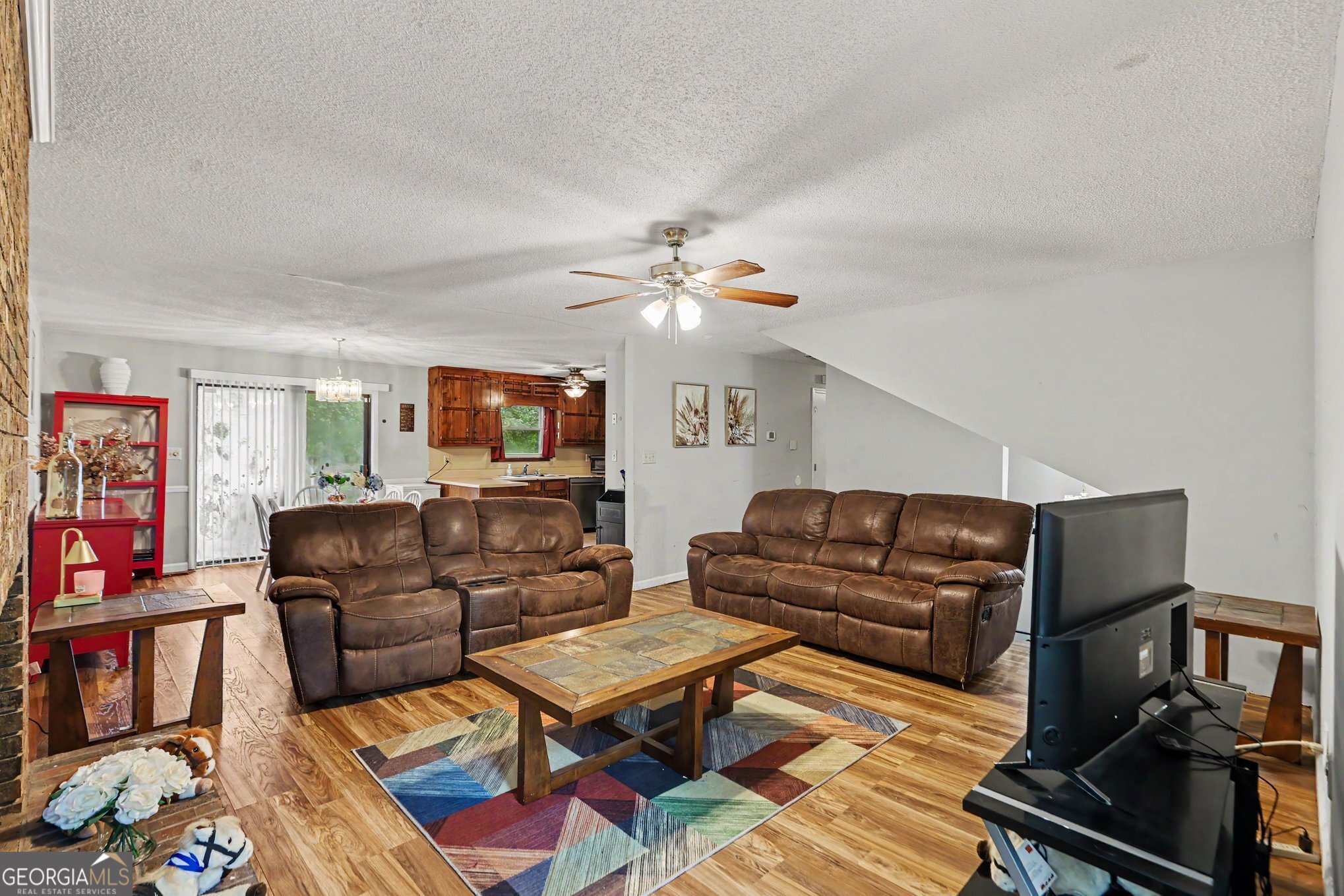 5894 Sutton Drive Property Photo 5