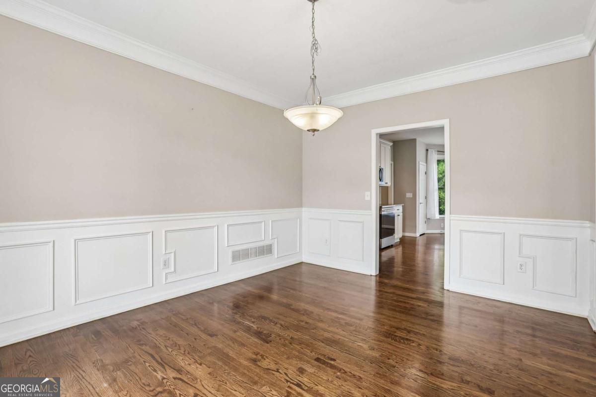 7 Adelaide Crossing Property Photo 9
