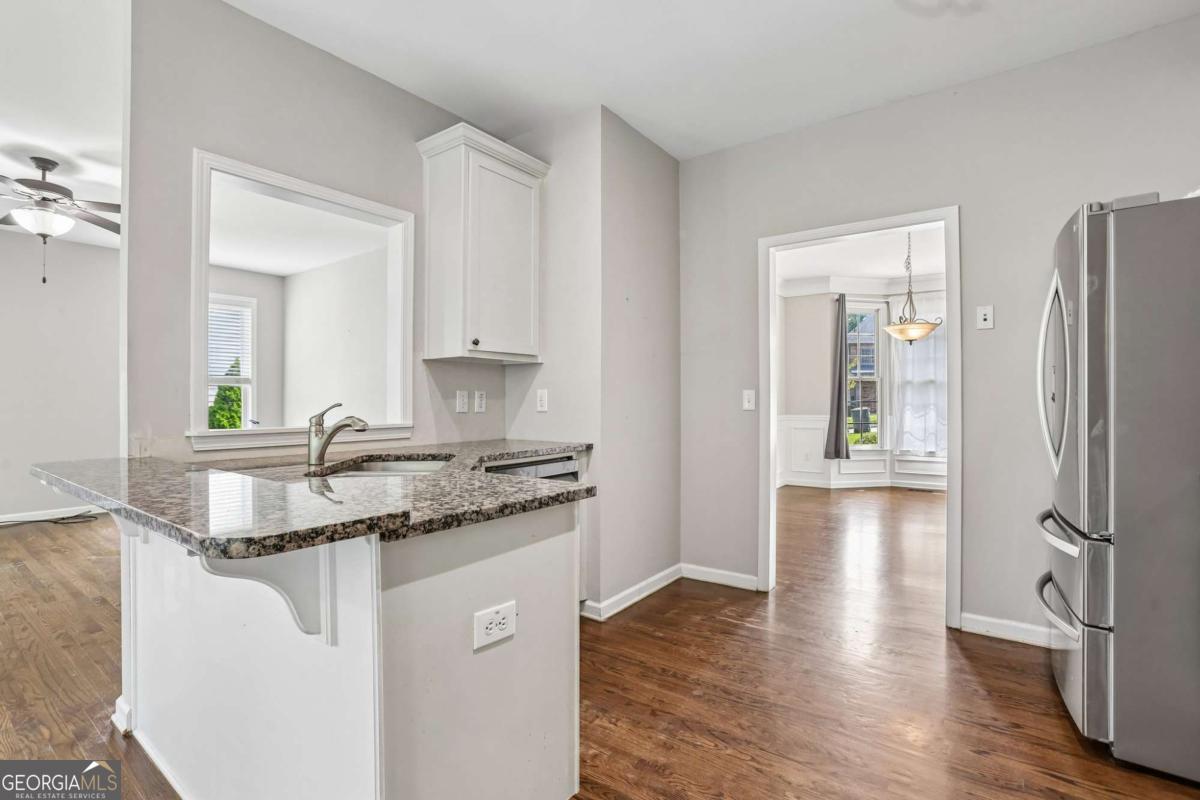 7 Adelaide Crossing Property Photo 13