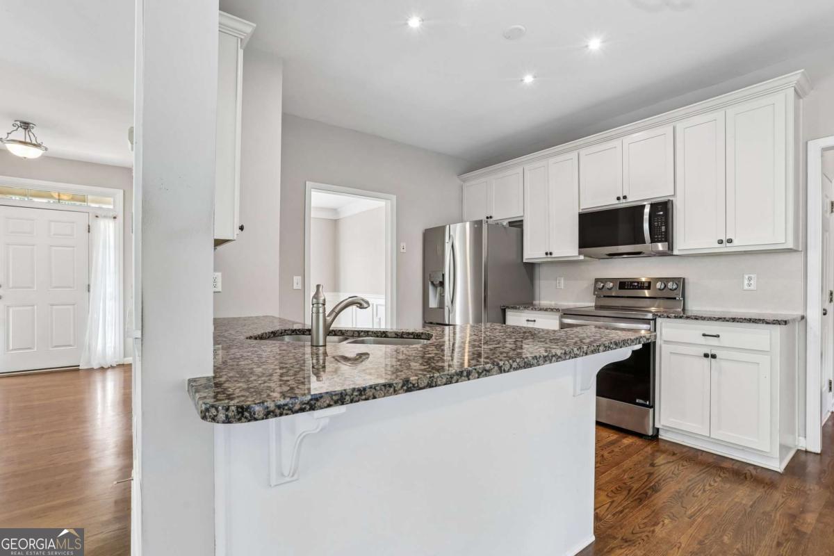 7 Adelaide Crossing Property Photo 14