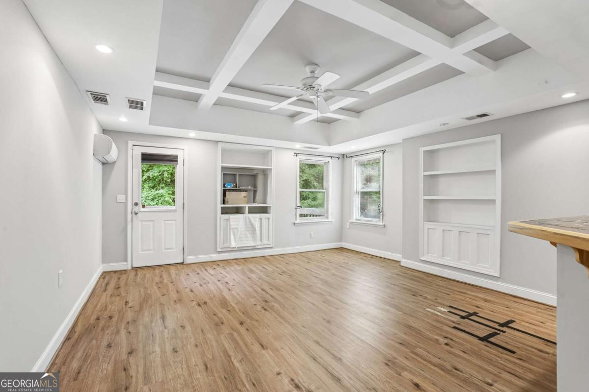 7 Adelaide Crossing Property Photo 19