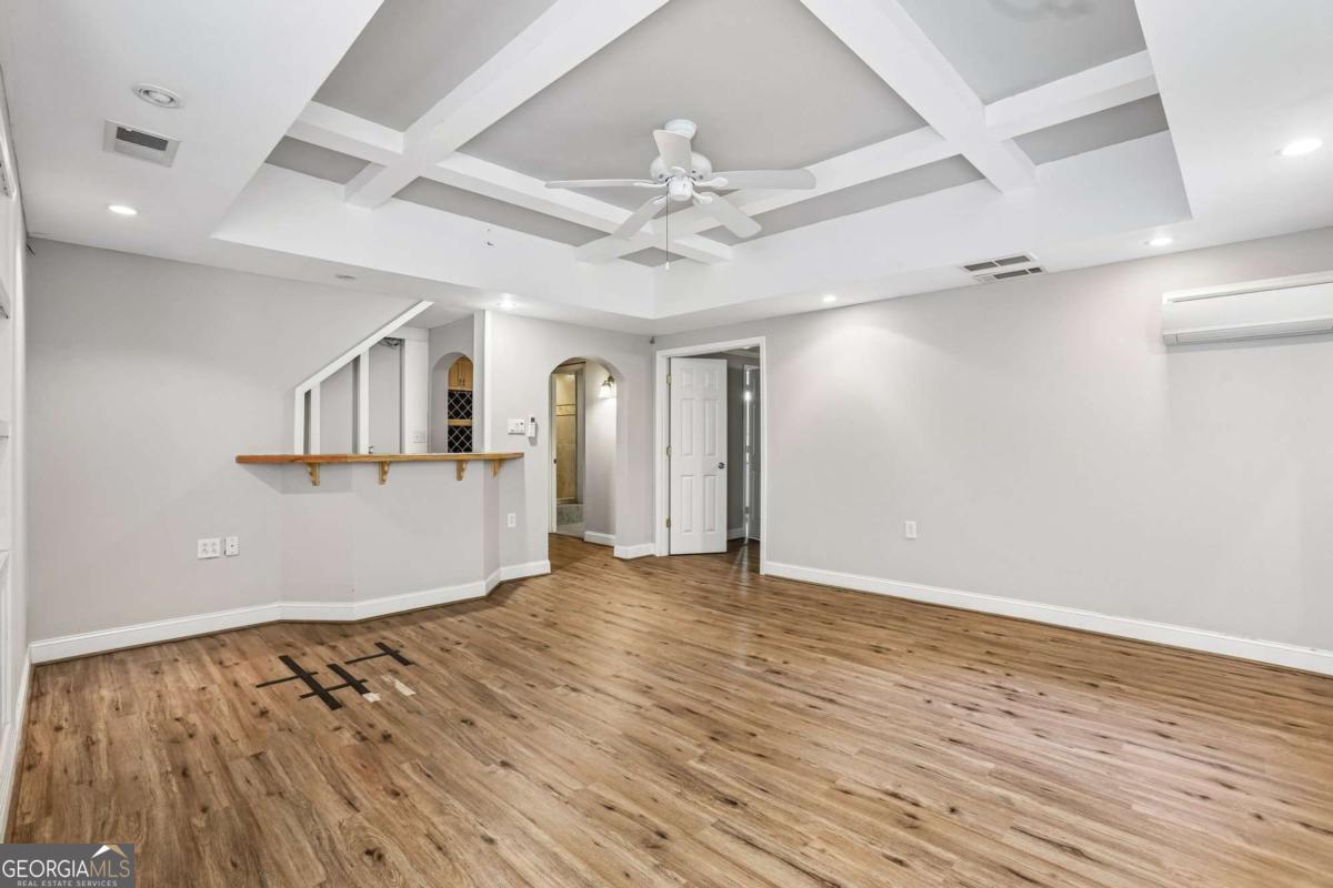 7 Adelaide Crossing Property Photo 20