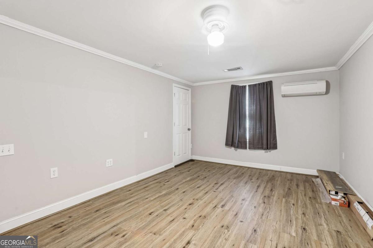 7 Adelaide Crossing Property Photo 22