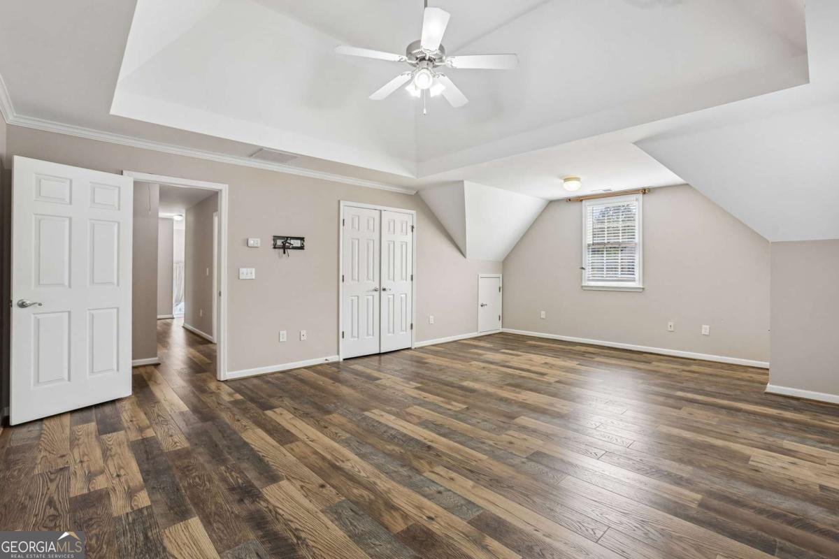 7 Adelaide Crossing Property Photo 35