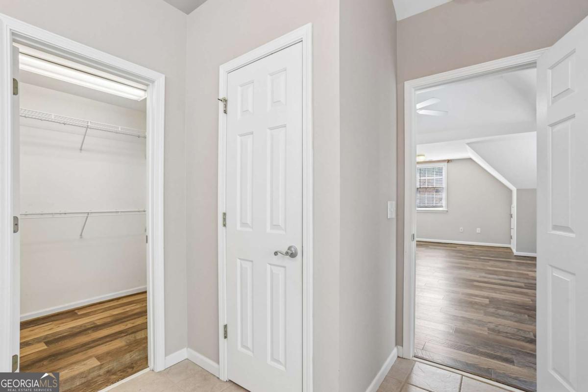 7 Adelaide Crossing Property Photo 39
