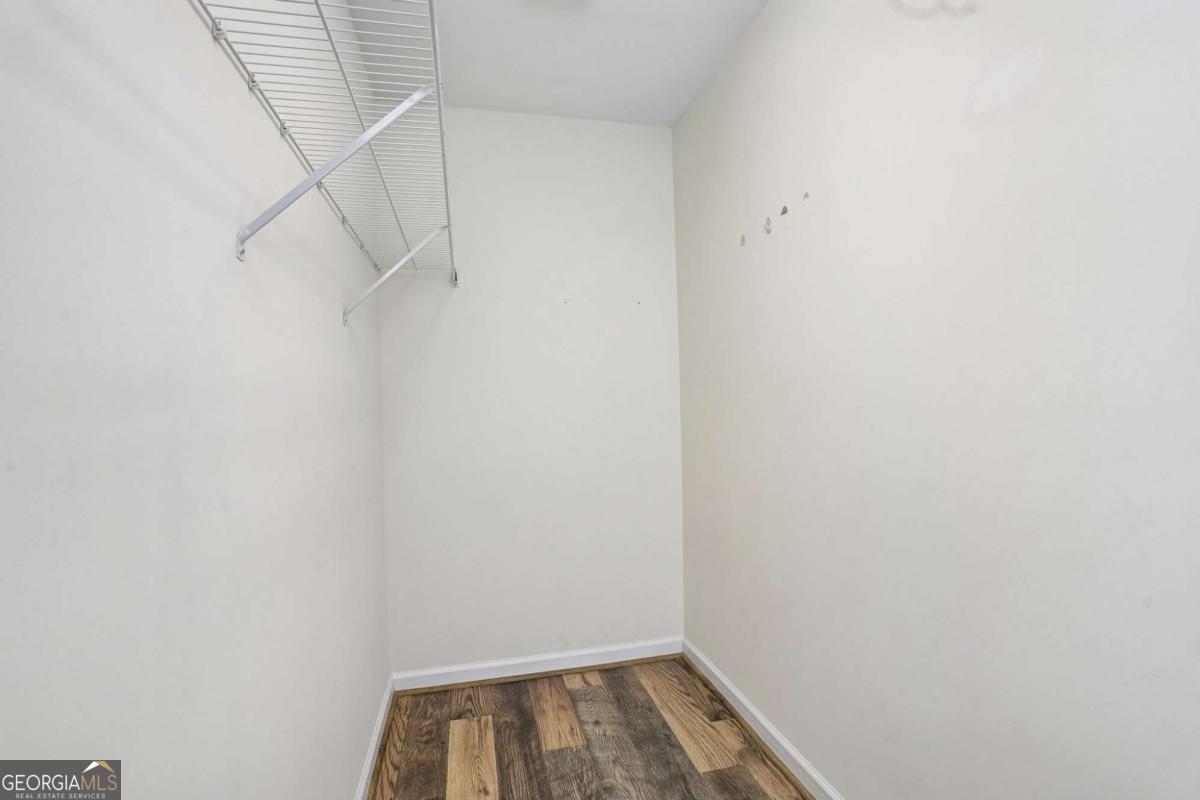 7 Adelaide Crossing Property Photo 46