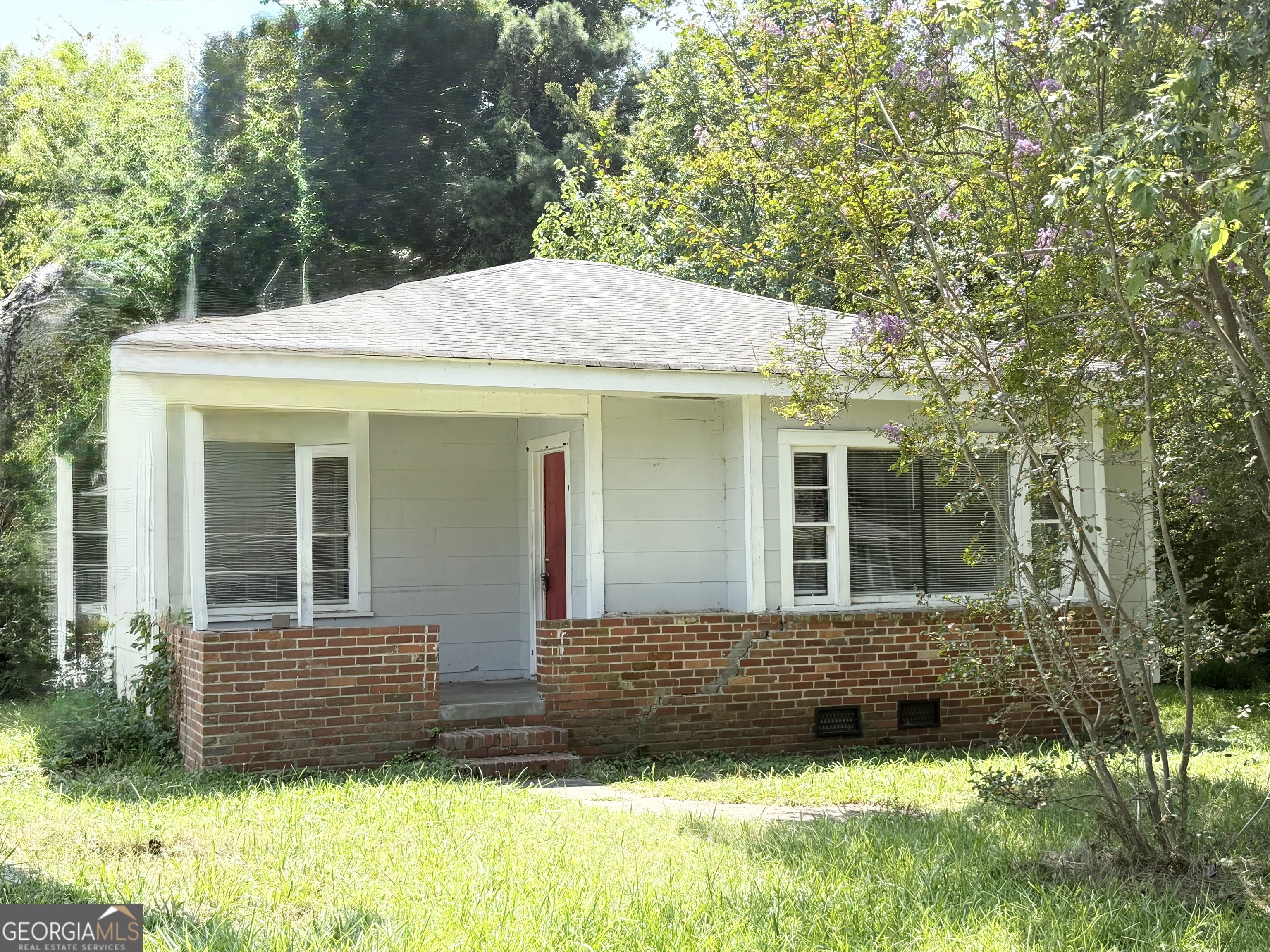 205 Porter Street SW Property Photo 1