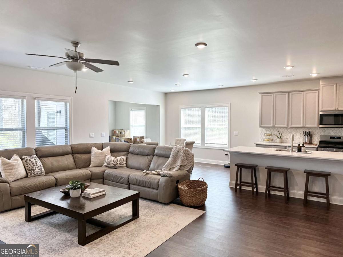 3075 Summerpoint Crossing Property Photo 3
