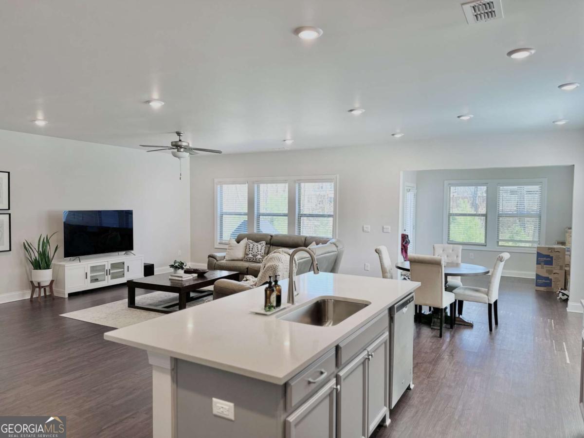 3075 Summerpoint Crossing Property Photo 4