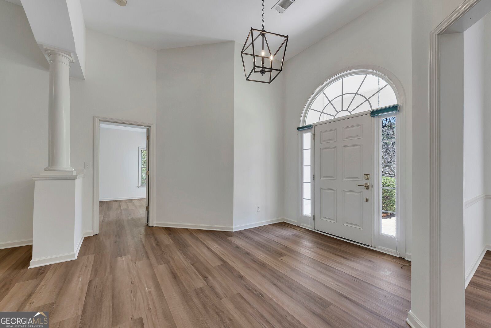 457 Crestview Drive Property Photo 4