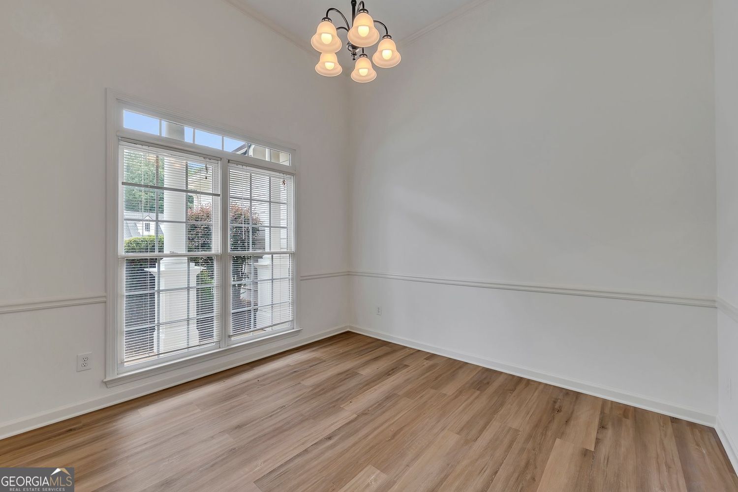 457 Crestview Drive Property Photo 10