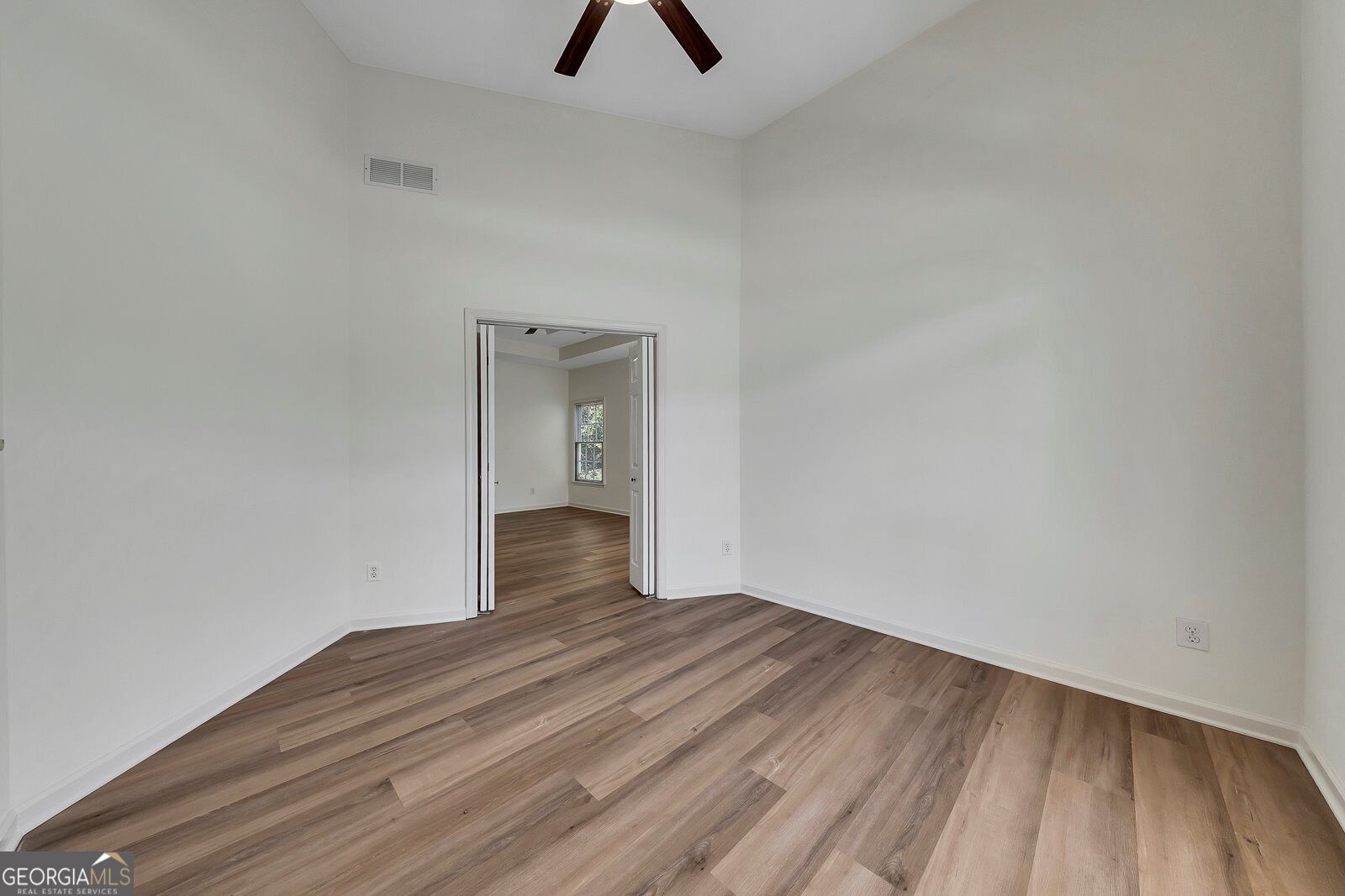 457 Crestview Drive Property Photo 16