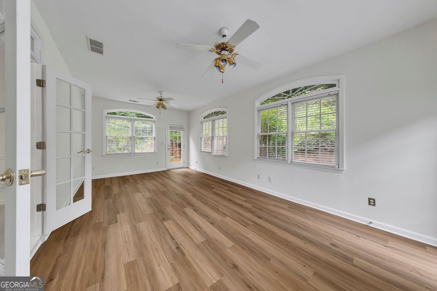 457 Crestview Drive Property Photo 17