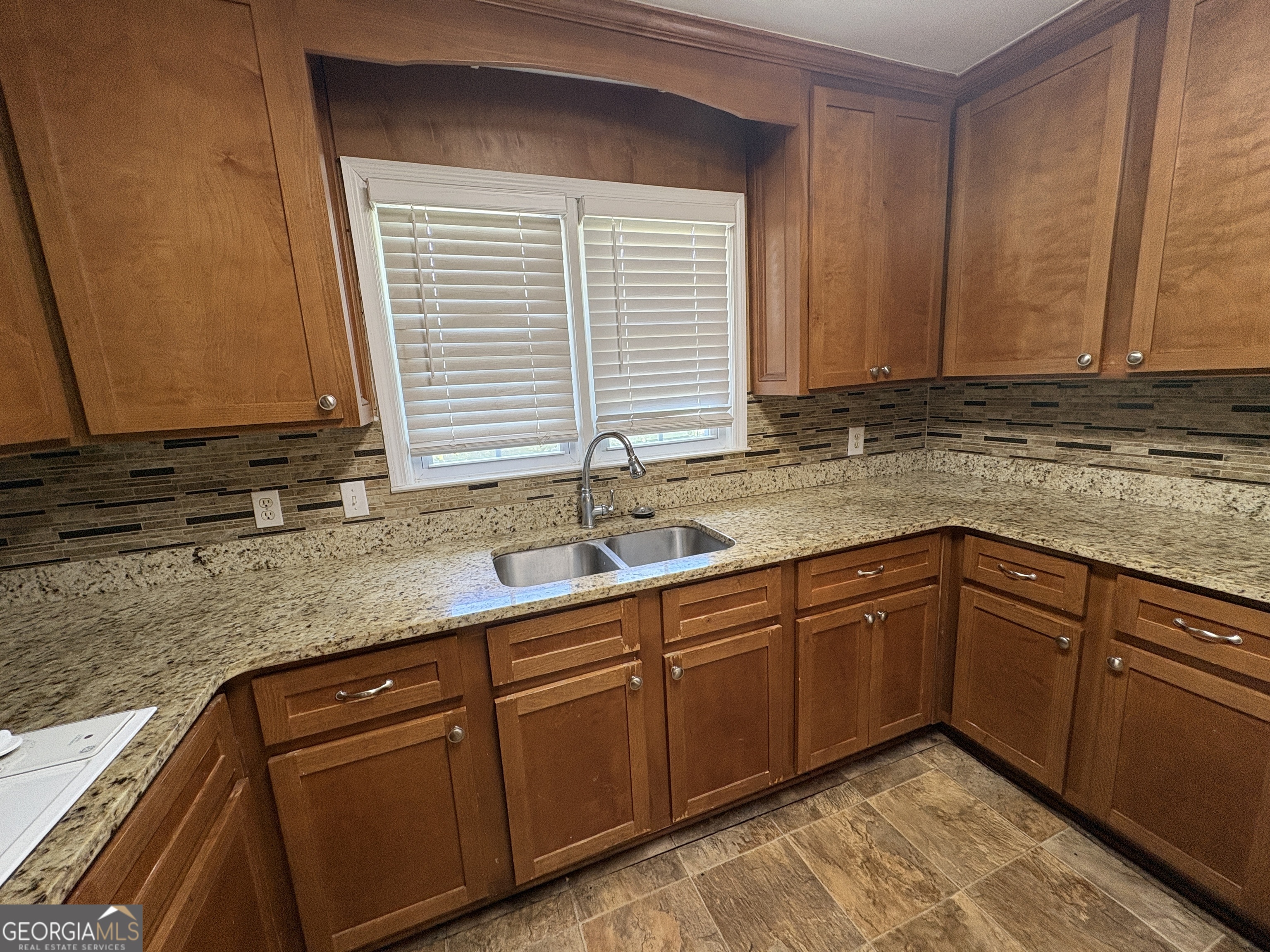 5620 Forest Avenue Property Photo 9
