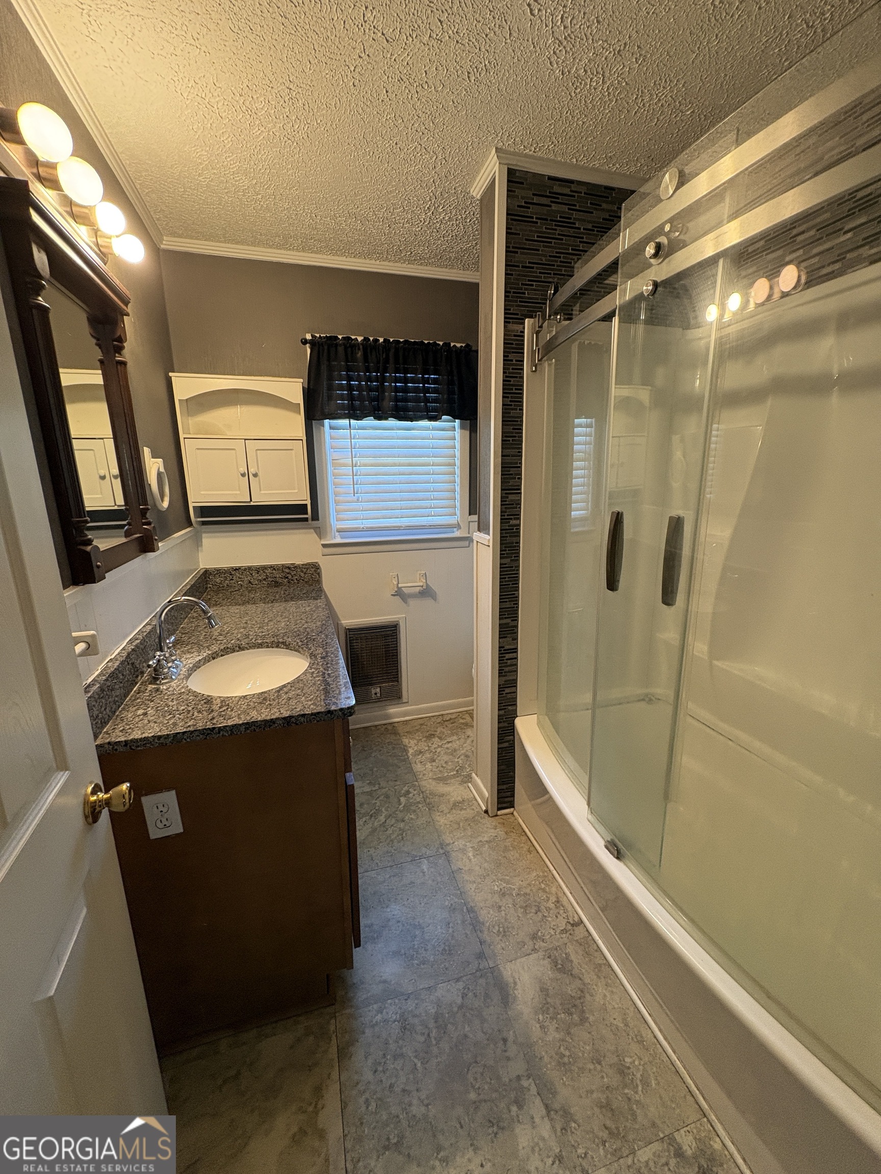 5620 Forest Avenue Property Photo 13