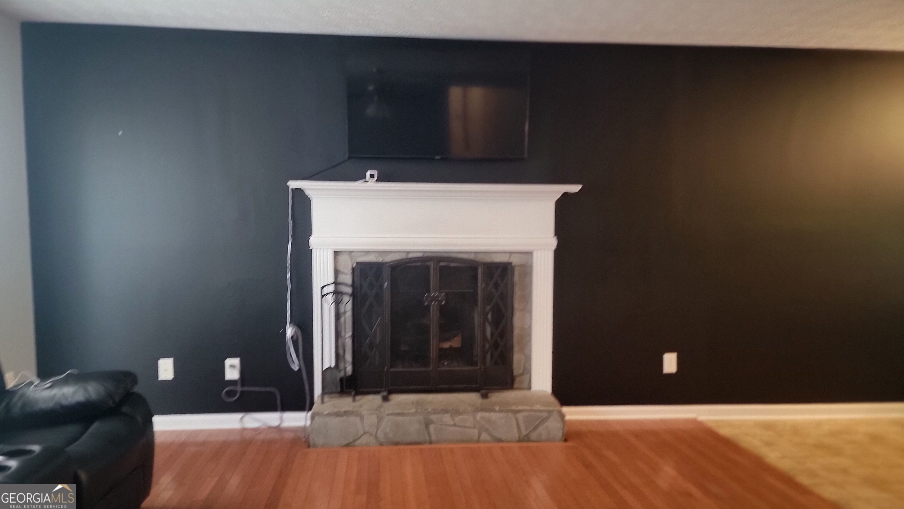 124 Taylors Lane Property Photo 5