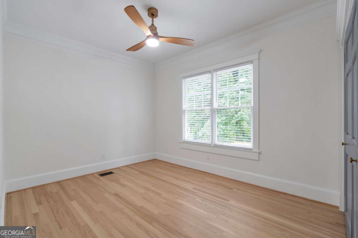 2170 Memorial Drive Se Property Photo 23