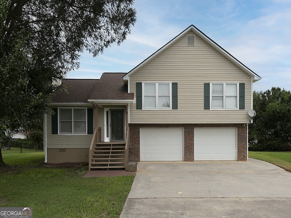 16 Huntcliff Drive Property Photo 1