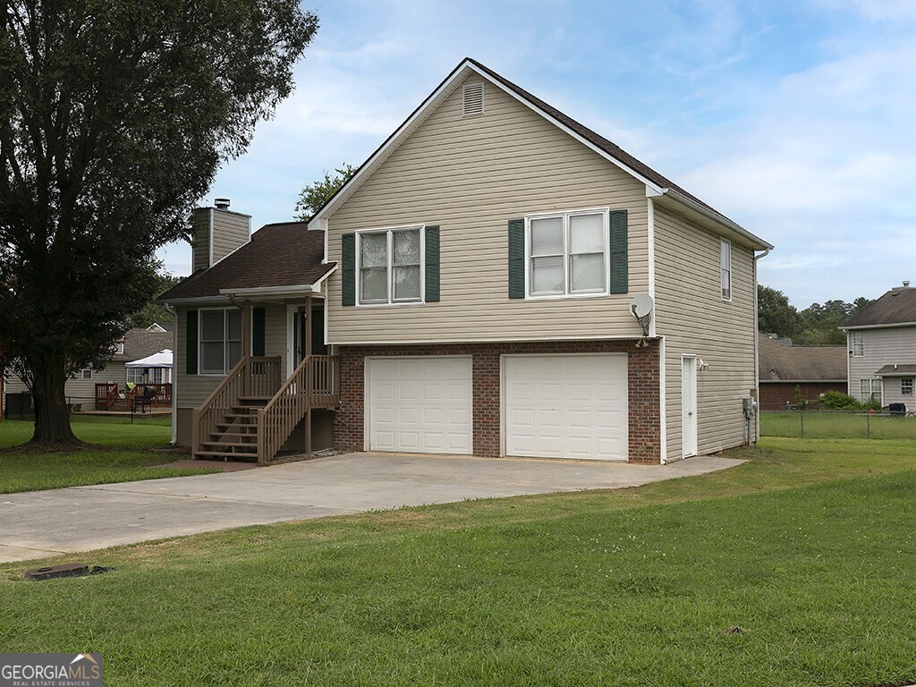 16 Huntcliff Drive Property Photo 2