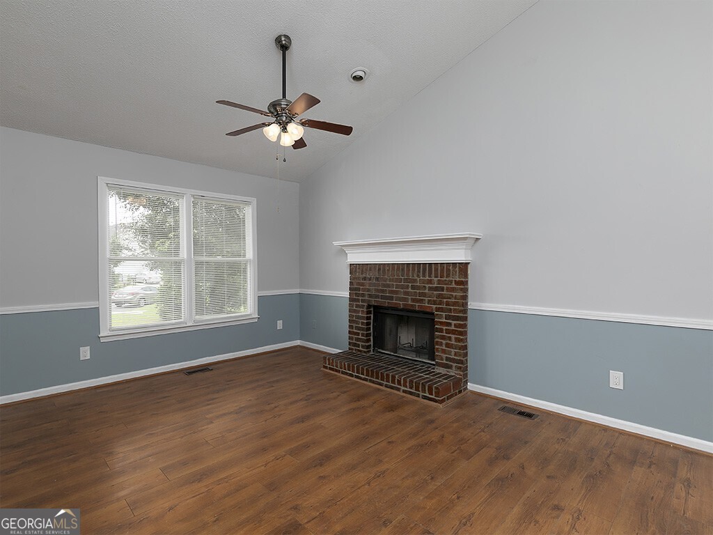 16 Huntcliff Drive Property Photo 5
