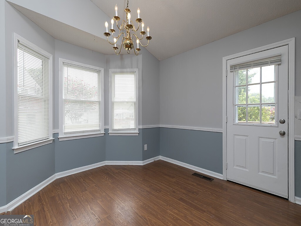 16 Huntcliff Drive Property Photo 7