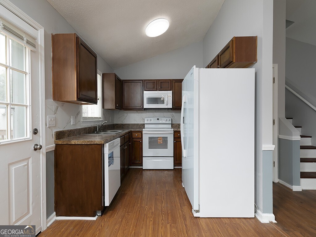 16 Huntcliff Drive Property Photo 10