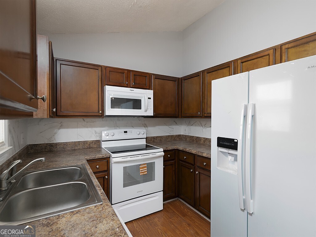 16 Huntcliff Drive Property Photo 12