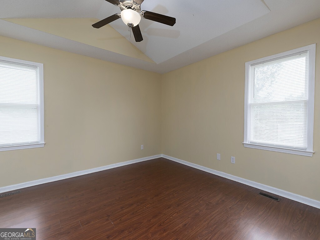 16 Huntcliff Drive Property Photo 13
