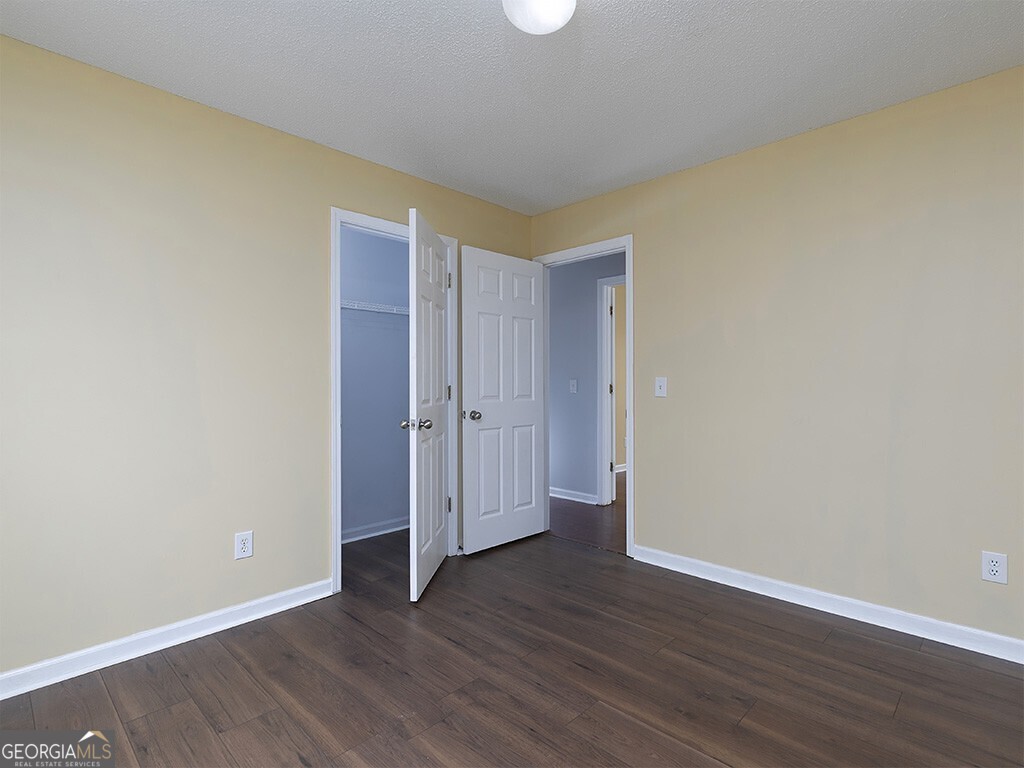 16 Huntcliff Drive Property Photo 17
