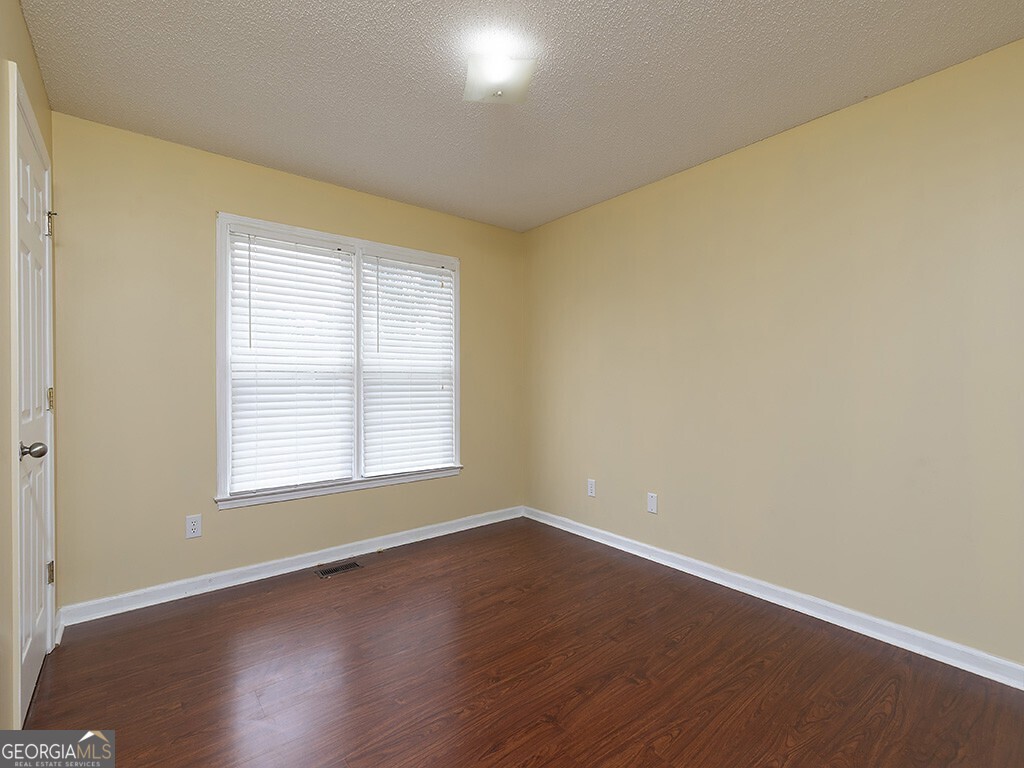 16 Huntcliff Drive Property Photo 18