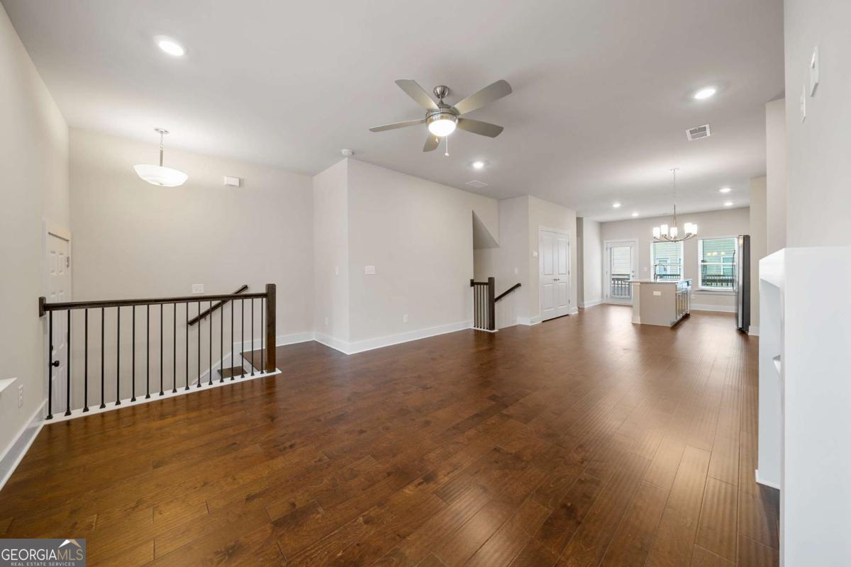 3761 Oxford Circle Property Photo 3
