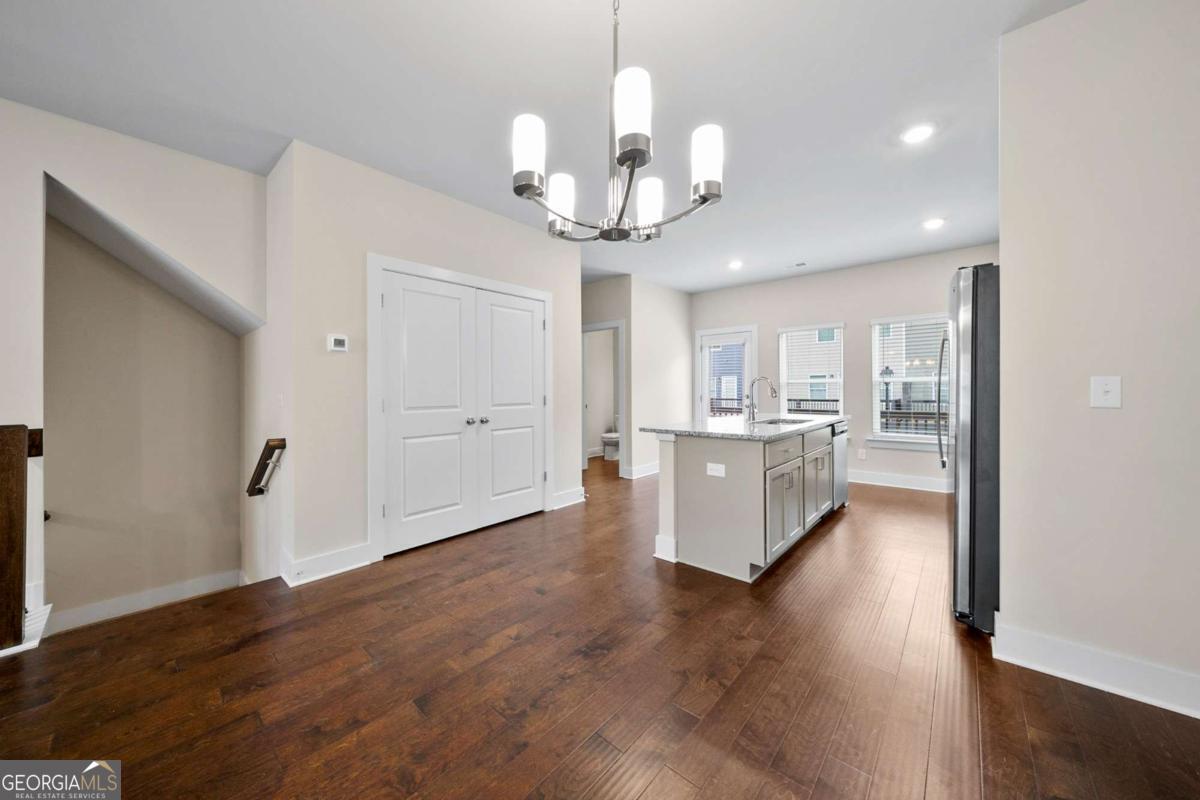 3761 Oxford Circle Property Photo 5