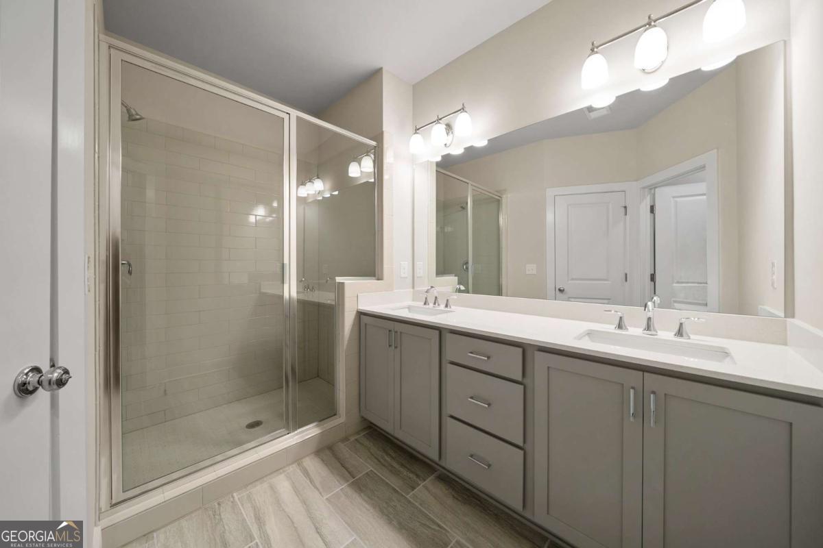 3761 Oxford Circle Property Photo 17