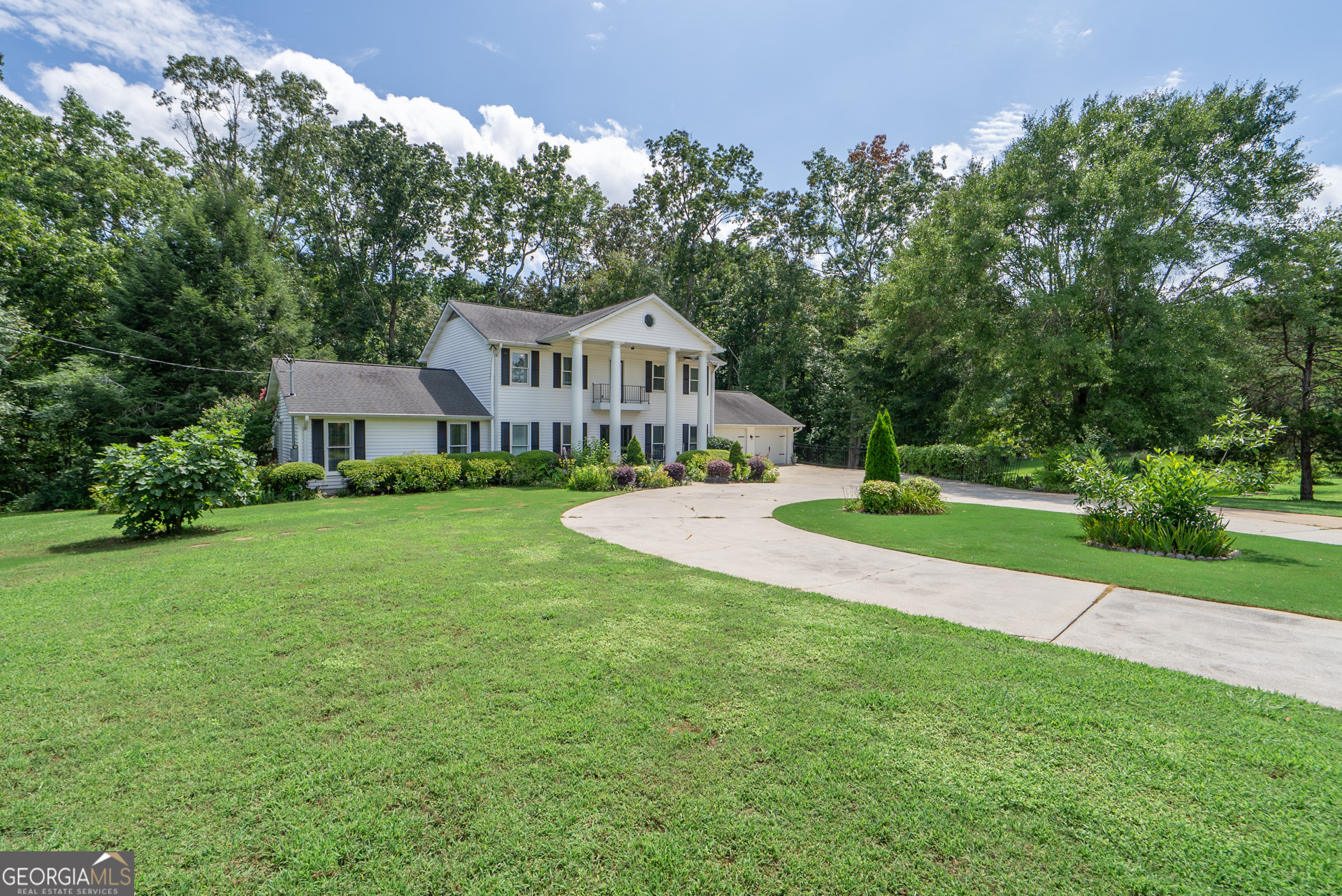 2811 Ike Stone Road Property Photo 4