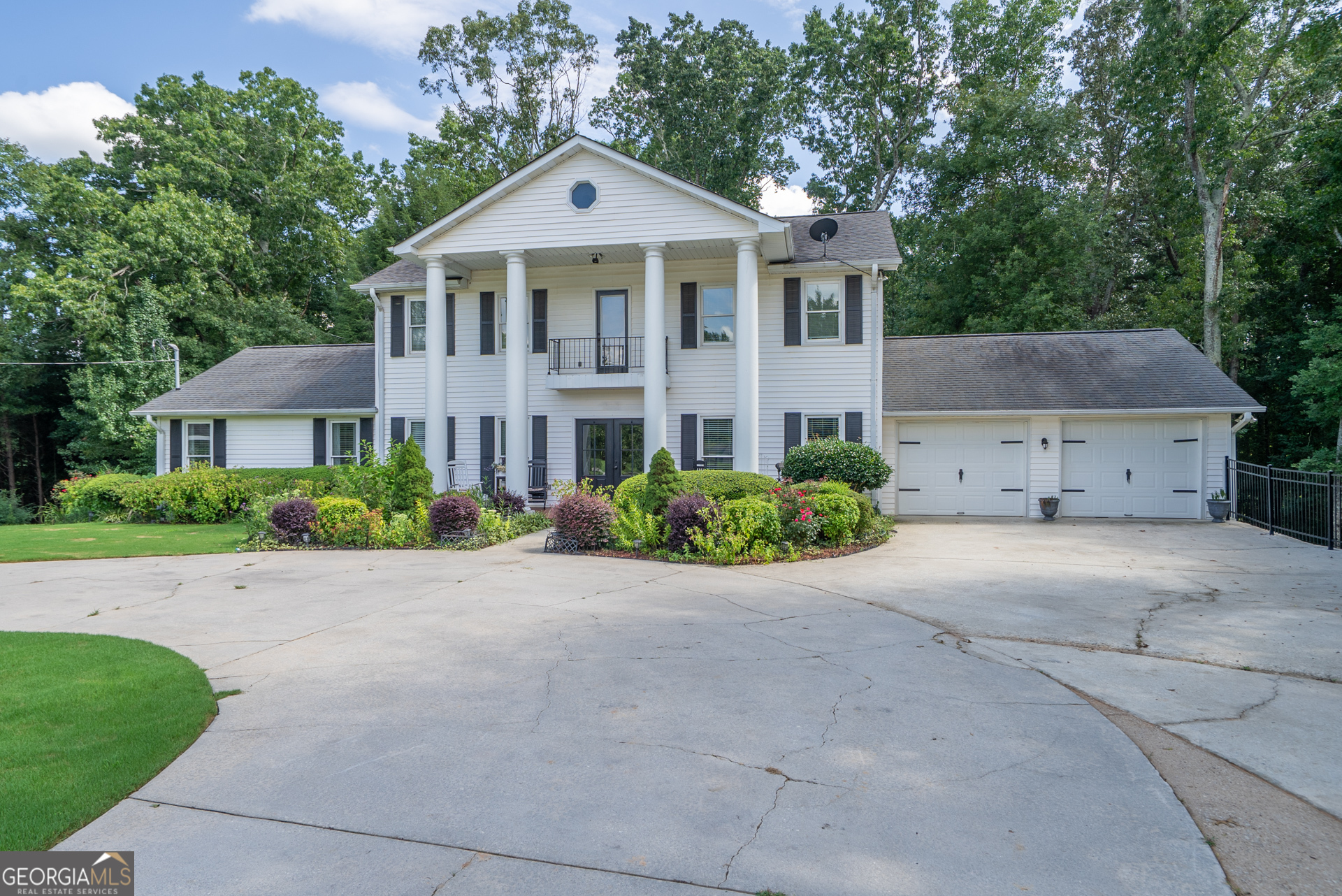 2811 Ike Stone Road Property Photo 6