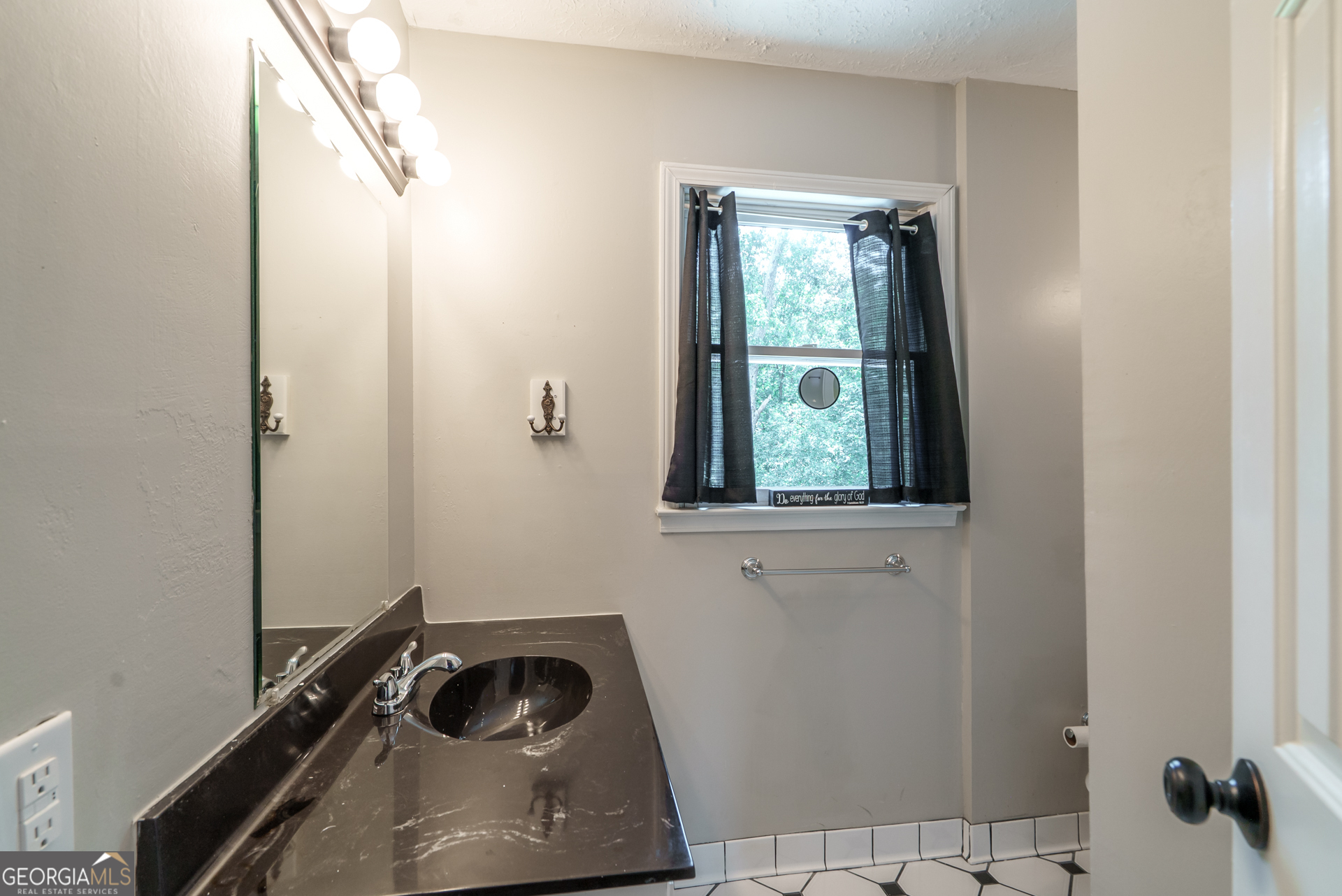 2811 Ike Stone Road Property Photo 46