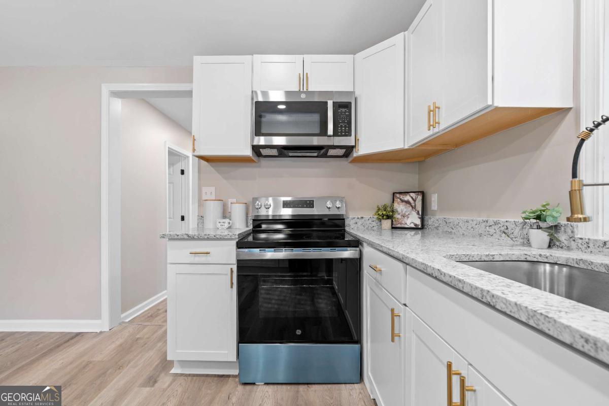 118 Perry Street Property Photo 8