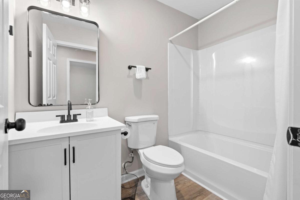 118 Perry Street Property Photo 15