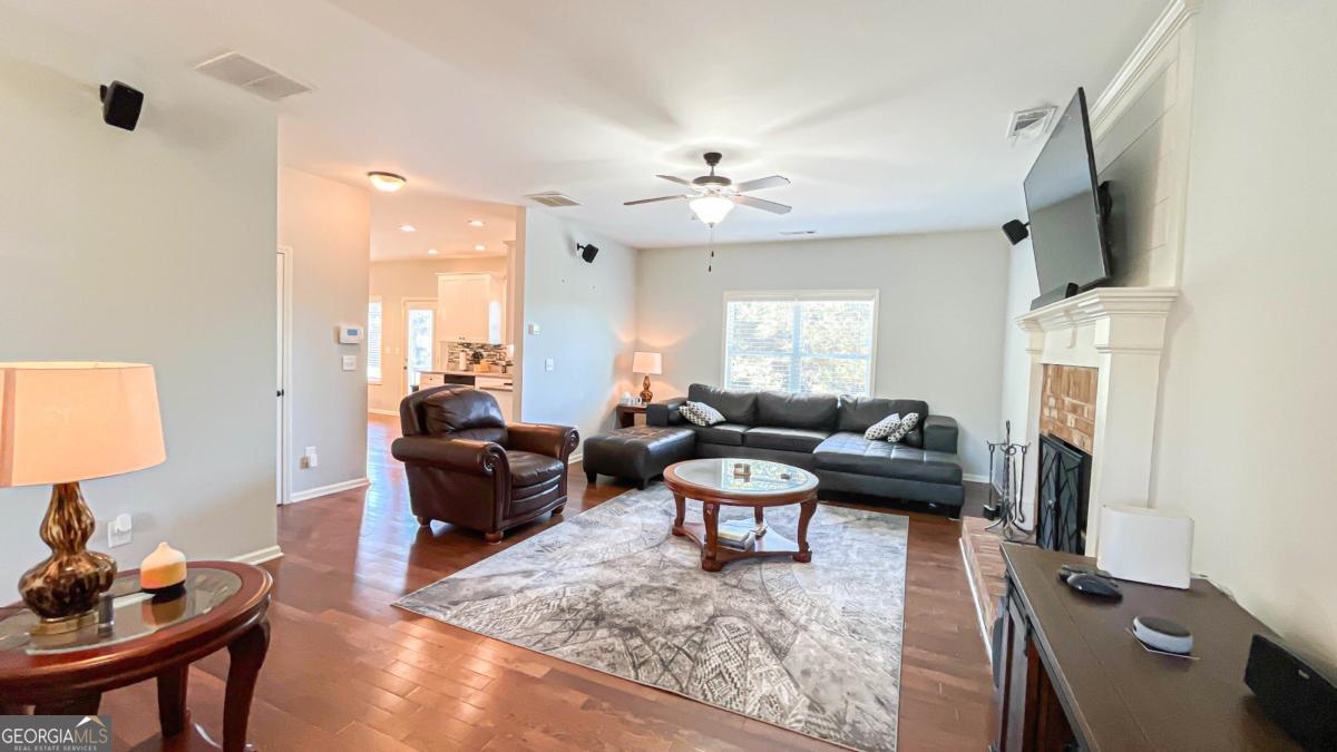 3835 Hawk Tail Drive Property Photo 6