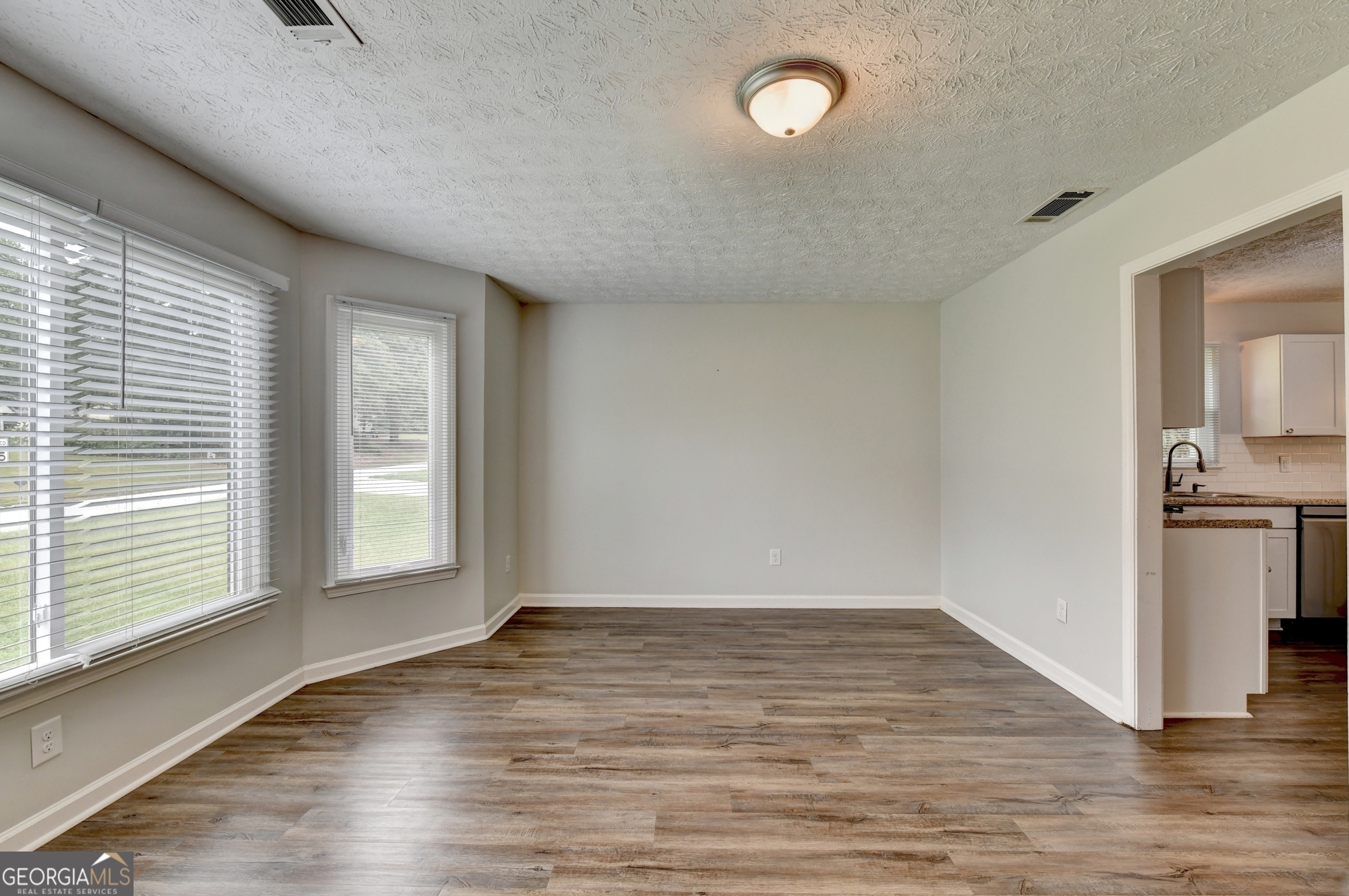 2300 Huntington Drive Property Photo 4